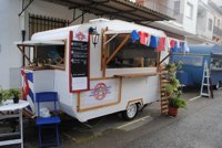 De los 'chorizos parrilleros' a los 'food trucks' estas Fallas