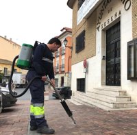 Seseña pone en marcha una campaña para eliminar los restos de chicle de la vía pública