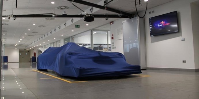 Nou monoplaza de Toro Rosso encara per descobrir
