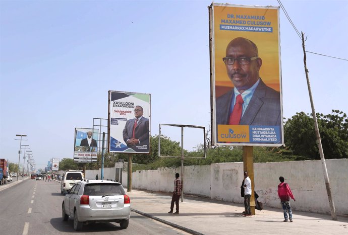 Carteles electorales en Somalia