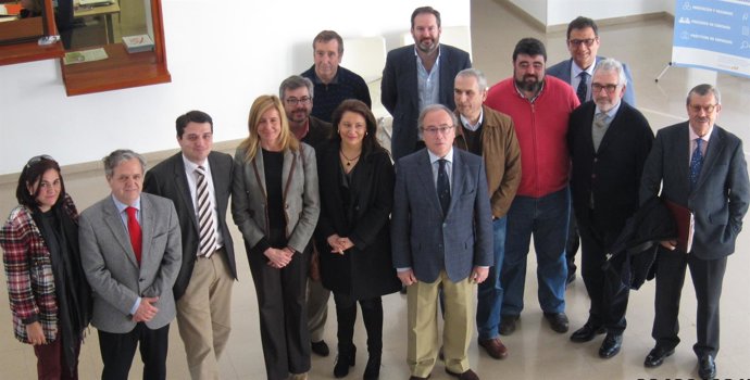 Los populares con agentes económicos y sociales