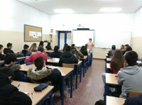 La campaña del IAM y el IAJ para prevenir la violencia de género llega a ocho institutos de Huelva