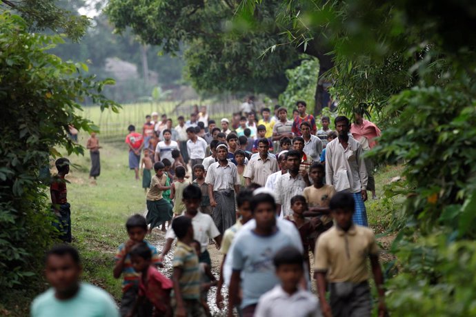 Hombres rohingya de Birmania