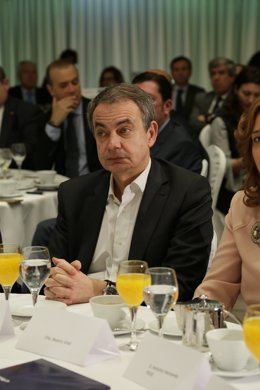 José Luis Rodríguez Zapatero en un desayuno informativo