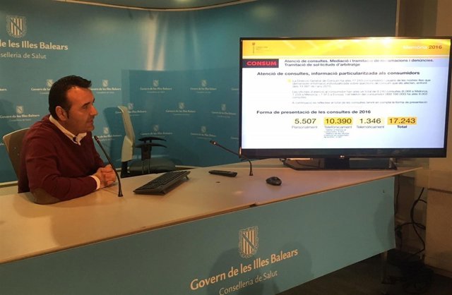 El director general de Consumo, Francesc Dalmau, expone las reclamaciones 2016