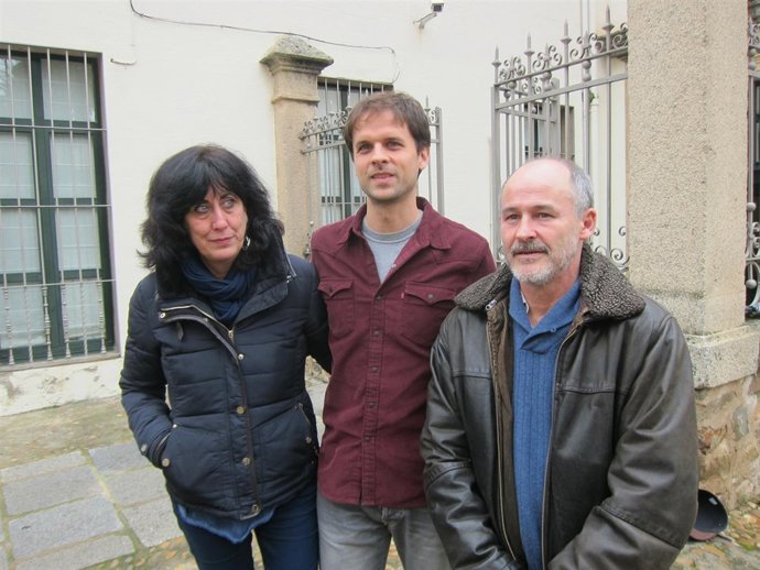 Álvaro Jaén, Consuelo López e Ildefondo Calvo, de Podemos                   