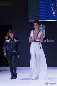 María Engo gana el Certamen de Jóvenes Diseñadores de Extremadura con su colección 'Alepo'