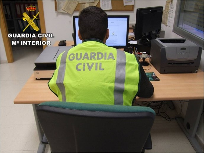 Un agente investiga la trama de cítricos