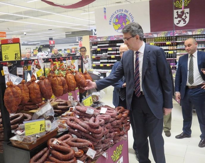 Expositor de alimentos de León en un supermercado de Vizcaya