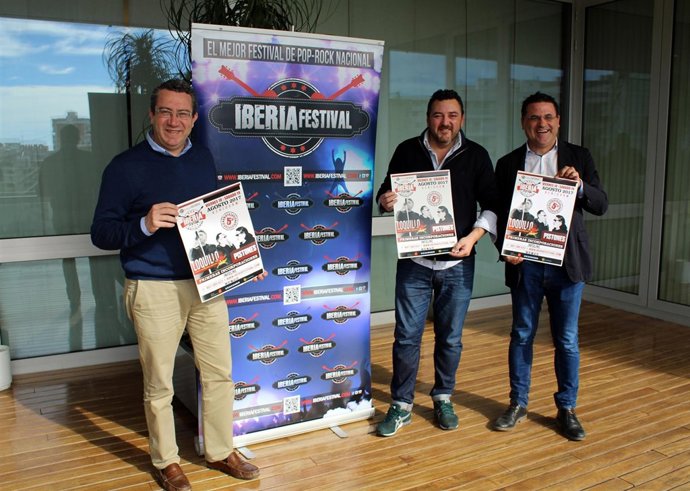 Toni Pérez, primero por la izquierda, en la presentación del Iberia Festival
