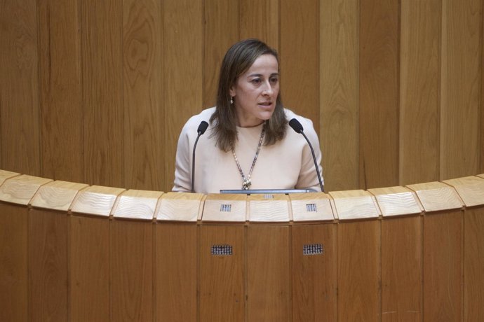 La conselleira de Infraestruturas, Ethel Vázquez, comparece en el Parlamento