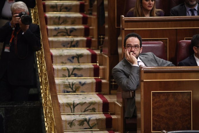 Antonio Hernando en la sesión de control al Gobierno en el Congreso