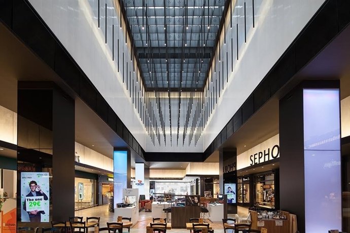 Interior del centre comercial El Triangle
