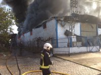 Extinguido en Córdoba el incendio de la nave industrial