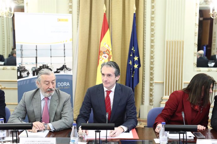 El ministro Íñigo de la Serna se reúne con compañías y asociaciones aéreas