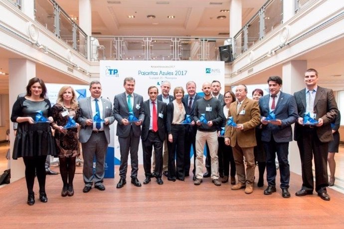 Premiados en la primera edición de 'Pajaritas Azules Tu Papel, 21 Municipios'