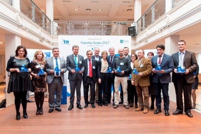 Premiats en la primera edició de ''Pajaritas Azules' El teu Paper, 21 Municipis'