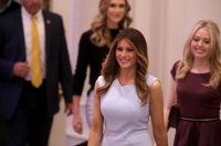 Melania Trump zanja con un acuerdo una demanda por difamación contra una bloguera