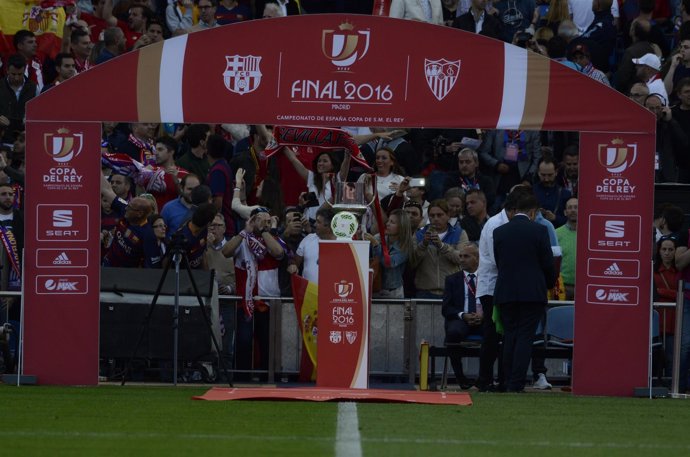  Cartel Con La Copa Del Rey En La Final De La Copa Del Rey 2016