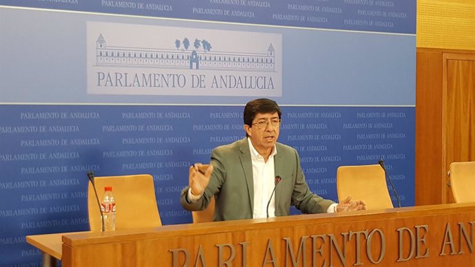 El presidente y portavoz de Cs en el Parlamento andaluz, Juan Marín