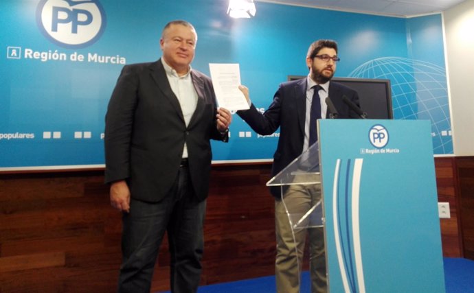López Miras junto a Bernabé en rueda de prensa en sede PP