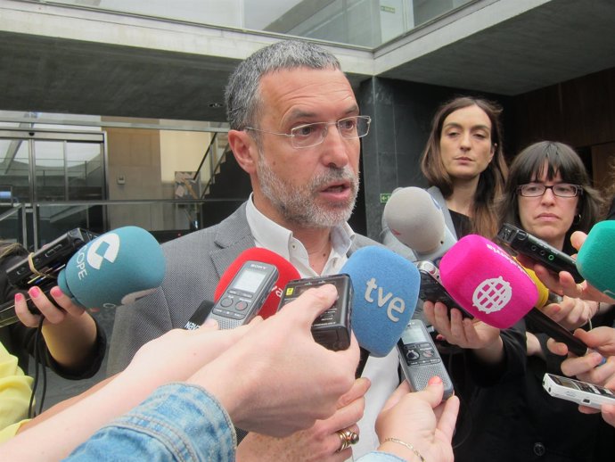 El vicepresidente de Derechos Sociales del Gobierno de Navarra, Miguel Laparra