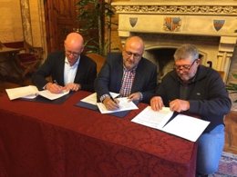 Firma de convenios entre el Consell y el Ayuntamiento de Llucmajor