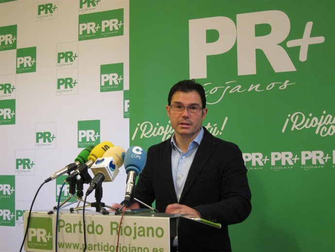 El presidente del PR+, Fernando Gómez, en comparecencia de prensa