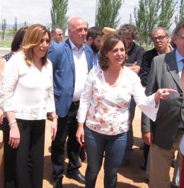 Antonio Ruiz (centro), con Susana Díaz y la alcaldesa de Córdoba