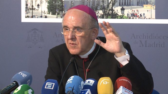 El cardenal Osoro "daría la vida" por el Santo Padre