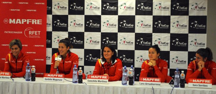 Muguruza, Conchita, Arruabarrena, Martínez y Sorribes en rueda de prensa