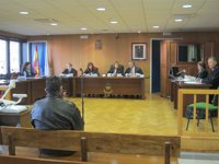 Un vigués niega abusos a un niño y declara que éste vio “una oportunidad de sacar dinero”