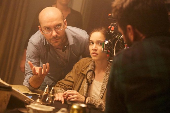 : F. Javier Gutiérrez Y Matilda Lutz En El Set De Rings