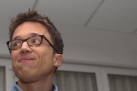 Errejón ve en Rato "la metáfora más terrible de cómo gobierna el PP" y urge explicaciones