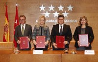 Podemos reprocha a Cifuentes firmar un acuerdo "raquítico" con las eléctricas mientras hay gente "tiritando de frío"