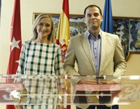 Aguado cuestiona el compromiso contra la corrupción de Cifuentes, que replica que en su Gobierno no ha habido casos