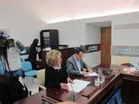 La Mesa Sectorial tendrá "la última palabra" para convocar oposiciones a docentes, según la Junta