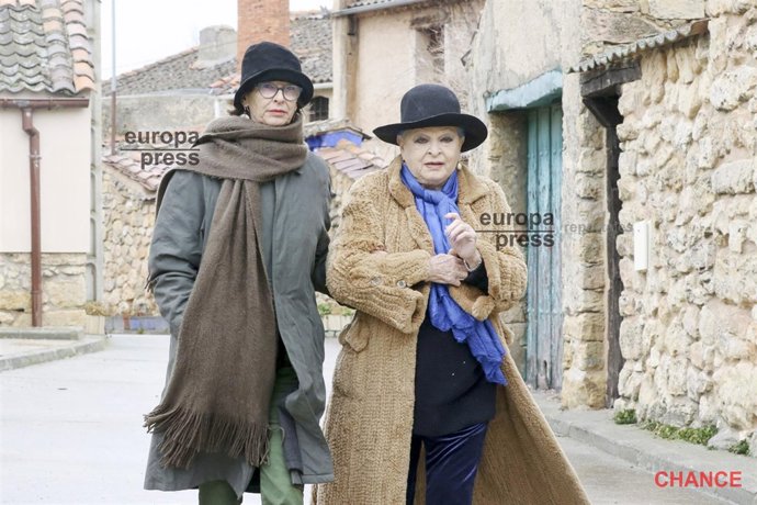 LUCÍA BOSÉ CON PAOLA DOMINGUÍN