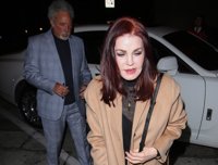 Tom Jones y Priscilla Presley dan comienzo a un romance sorpresa