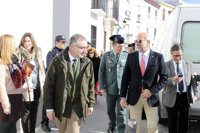 El alcalde de Estepa y Gil Toresano tratan la reciente ocupación de dos viviendas de un banco