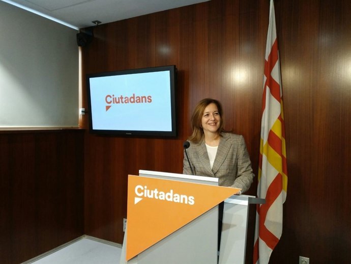 Carina Mejías (Cs) en roda de premsa