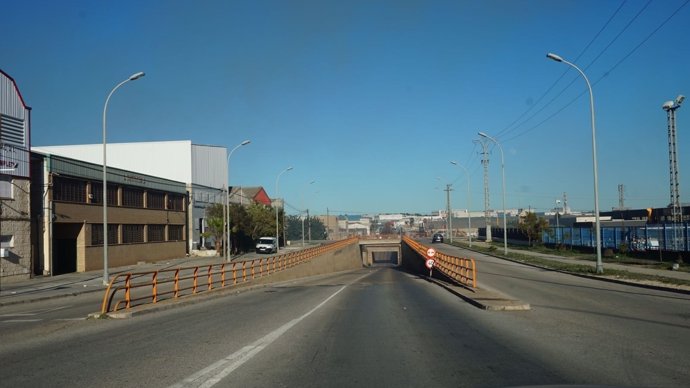 Acceso al polígono Fuente del Jarro en Paterna