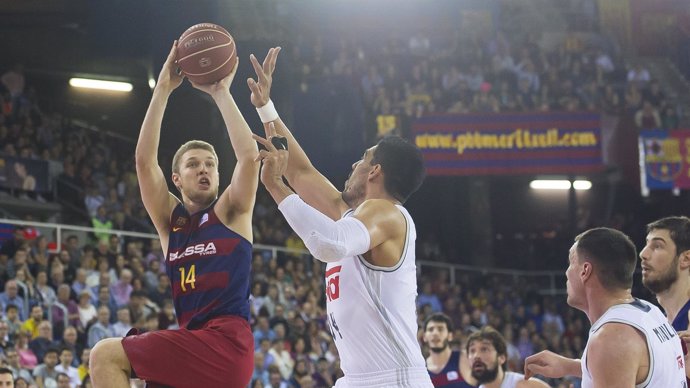 Vezenkov en el  FC Barcelona Lassa - Real Madrid