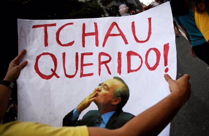 Pancarta contra el presidente del Senado de Braisl, Renan Calheiros