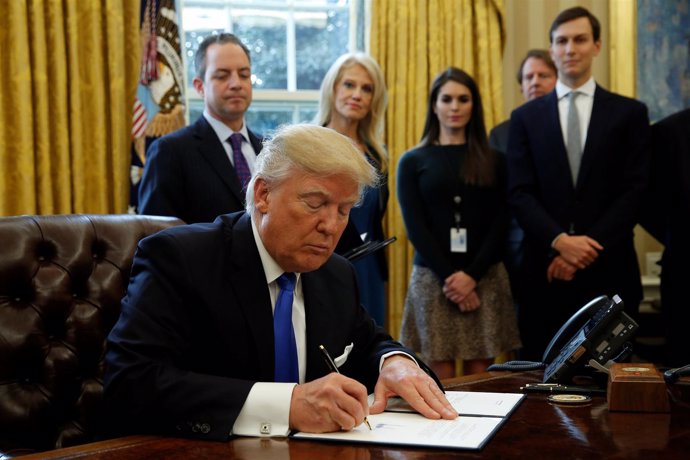 Trump firma una orden ejecutiva