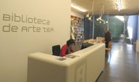 La Biblioteca de Arte del TEA incrementa sus fondos con un centenar de libros