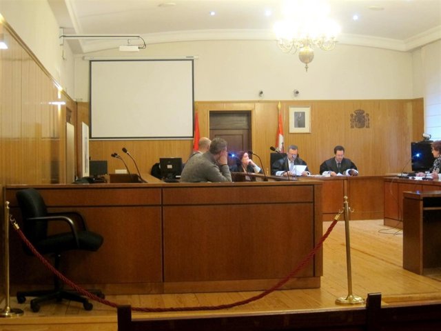 El condenado por estafa, en la Audiencia de Valladolid. 