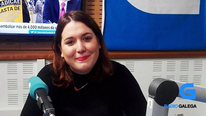 La diputada de En Marea Ángela Rodríguez en la Radio Galega