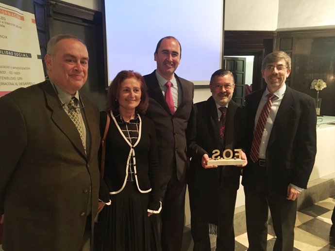 Premio a la Unidad de Cirugía Oral y Maxilofacial del Hospital Virgen Macarena