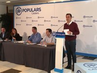 El PP presume de "unidad" y "moderación" frente a Podemos: "No va a ser un congreso de codazos"